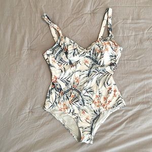 Rip curl one piece cutout back bathing suit size small